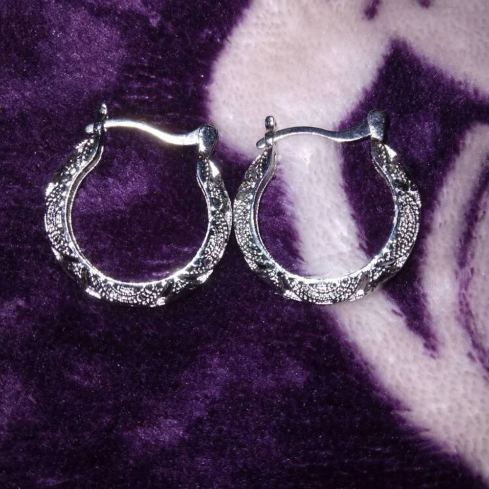 New Sterling Silver Boho Latch Back Diamond Cut Fancy Filigree Hoop Earrings - Picture 7 of 13